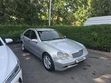 Mercedes-Benz C 200 2001 года за 2 600 000 тг. в Алматы – фото 2