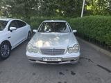 Mercedes-Benz C 200 2001 года за 2 600 000 тг. в Алматы