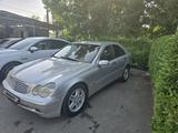 Mercedes-Benz C 200 2001 года за 2 600 000 тг. в Алматы – фото 3