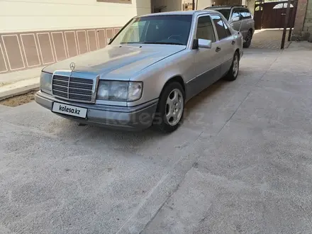 Mercedes-Benz E 220 1993 года за 1 500 000 тг. в Туркестан