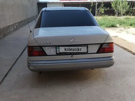 Mercedes-Benz E 220 1993 года за 1 500 000 тг. в Туркестан – фото 7