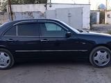 Mercedes-Benz E 230 1996 года за 2 600 000 тг. в Жезказган – фото 2