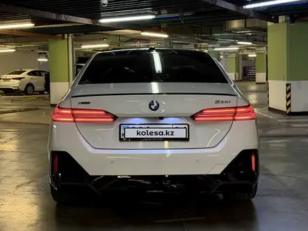 BMW 530 2024 года за 35 500 000 тг. в Астана – фото 4