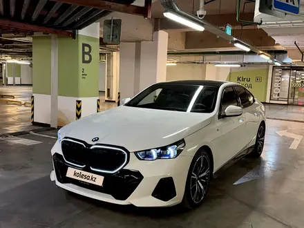 BMW 530 2024 года за 35 500 000 тг. в Астана