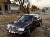 Mercedes-Benz E 200 1993 годаfor1 750 000 тг. в Тараз – фото 2