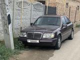 Mercedes-Benz E 200 1993 годаfor1 750 000 тг. в Тараз