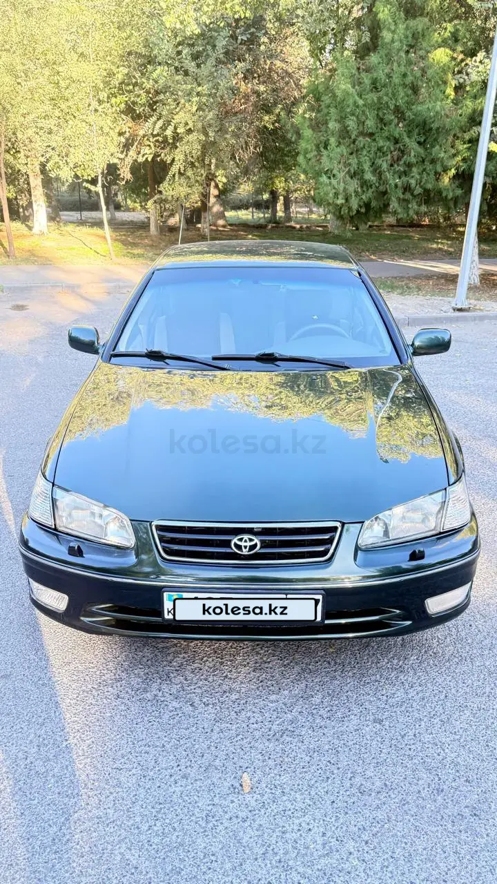 Toyota Camry, 2001