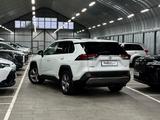 Toyota RAV4 2021 годаүшін13 990 000 тг. в Костанай – фото 4