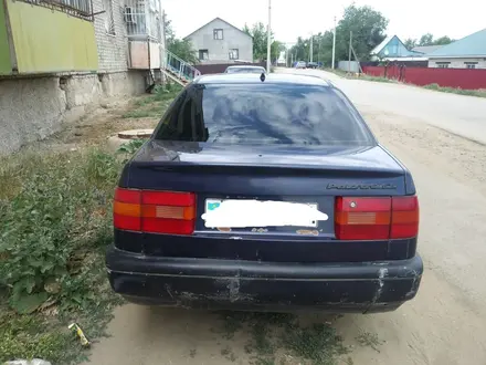 Volkswagen Passat 1995 года за 1 350 000 тг. в Актобе – фото 2