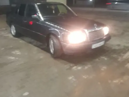 Mercedes-Benz E 220 1993 года за 1 000 000 тг. в Алматы – фото 7