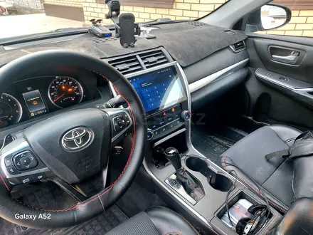 Toyota Camry 2015 года за 6 000 000 тг. в Кульсары – фото 5