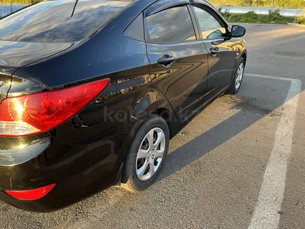 Hyundai Solaris 2013 года за 4 800 000 тг. в Петропавловск – фото 3