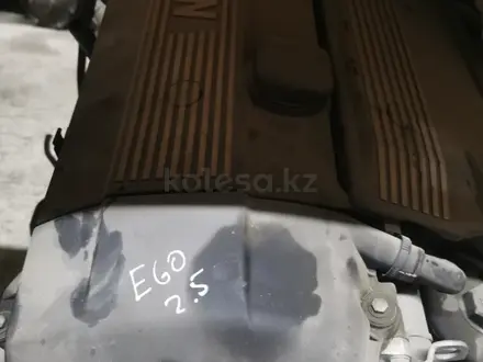 КЛАПАННАЯ КРЫШКА BMW E60 N52 2.5 за 60 000 тг. в Шымкент – фото 5