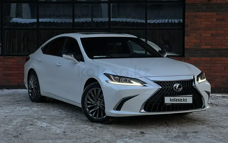 Lexus ES 250 2022 года за 24 000 000 тг. в Астана