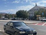Mercedes-Benz C 200 1993 года за 1 200 000 тг. в Караганда – фото 2