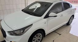 Hyundai Accent 2020 года за 7 800 000 тг. в Атырау – фото 2