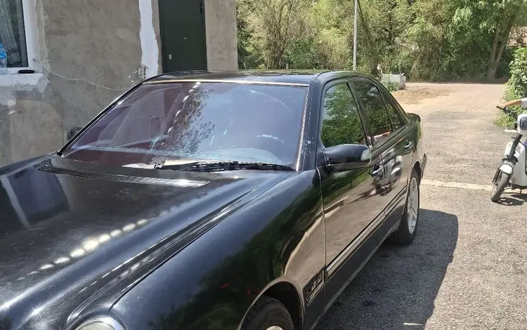 Mercedes-Benz E 230 1995 года за 1 900 000 тг. в Алматы