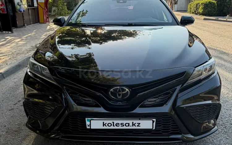 Toyota Camry 2022 года за 16 500 000 тг. в Шымкент