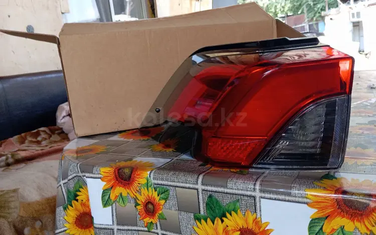 Фонарь задний на крыло машина Toyota Rav4 за 25 000 тг. в Алматы