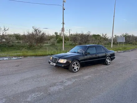 Mercedes-Benz E 280 1994 года за 1 300 000 тг. в Караганда