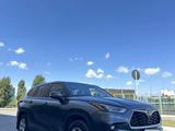 Toyota Highlander 2022 года за 19 500 000 тг. в Уральск – фото 3