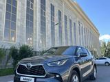Toyota Highlander 2022 года за 19 500 000 тг. в Уральск