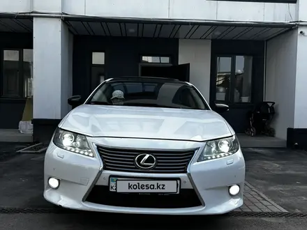 Lexus ES 250 2014 года за 9 800 000 тг. в Алматы – фото 2