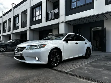 Lexus ES 250 2014 года за 9 800 000 тг. в Алматы