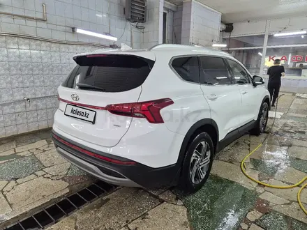 Hyundai Santa Fe 2023 года за 14 500 000 тг. в Астана – фото 2