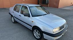 Volkswagen Vento 1995 годаfor1 800 000 тг. в Караганда