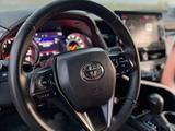 Toyota Camry 2021 года за 16 000 000 тг. в Актобе – фото 4