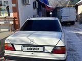 Mercedes-Benz E 200 1988 года за 1 800 000 тг. в Жаркент – фото 2