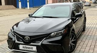 Toyota Camry 2022 года за 13 000 000 тг. в Алматы