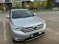 Toyota Highlander 2013 года за 14 000 000 тг. в Астана