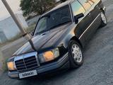 Mercedes-Benz E 200 1993 годаүшін1 300 000 тг. в Жезказган – фото 2