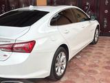Chevrolet Malibu 2023 года за 11 400 000 тг. в Туркестан – фото 4