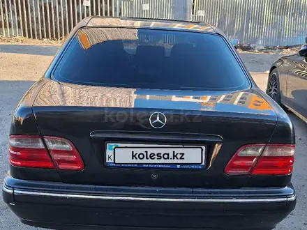 Mercedes-Benz E 240 1999 года за 3 150 000 тг. в Петропавловск – фото 3