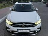 Volkswagen Tiguan 2021 года за 14 300 000 тг. в Костанай