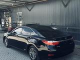 Lexus ES 300h 2014 года за 9 100 000 тг. в Атырау – фото 4