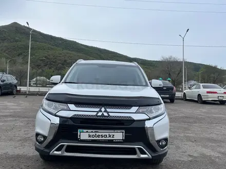 Mitsubishi Outlander 2019 года за 12 500 000 тг. в Алматы – фото 2