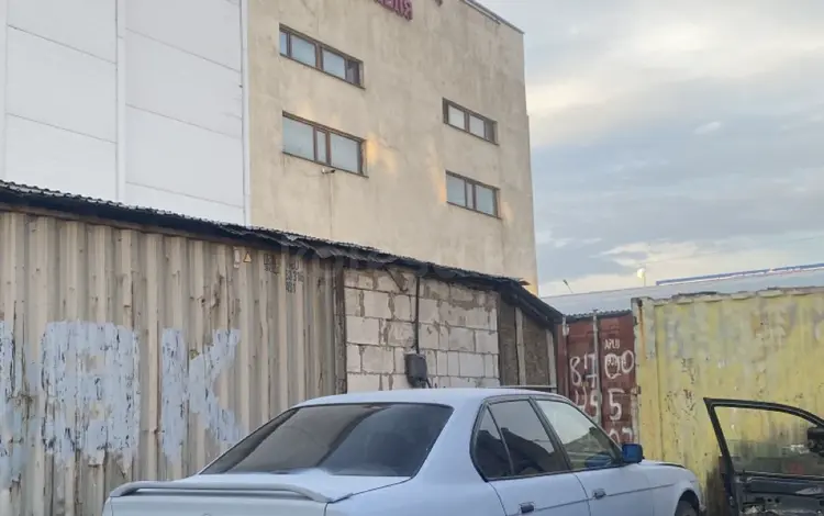 BMW 520 1990 года за 600 000 тг. в Астана