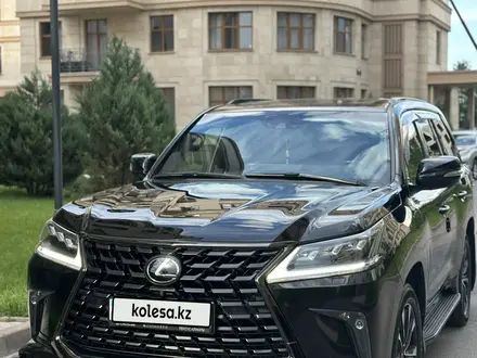 Lexus LX 570 2020 года за 62 000 000 тг. в Астана