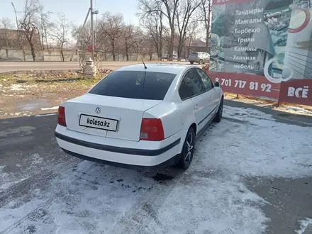 Volkswagen Passat 2000 года за 2 200 000 тг. в Тараз – фото 10