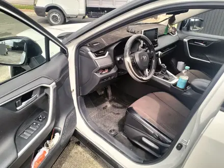Toyota RAV4 2021 года за 14 100 000 тг. в Шымкент – фото 6