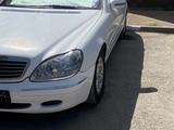 Mercedes-Benz S 500 1999 годаүшін3 500 000 тг. в Жезказган – фото 2