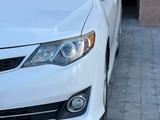 Toyota Camry 2013 года за 8 800 000 тг. в Шымкент – фото 2