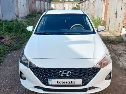 Hyundai Accent 2020 года за 7 300 000 тг. в Усть-Каменогорск – фото 2