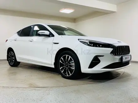 JAC J7 Luxury CVT 2025 года за 6 990 000 тг. в Костанай – фото 3