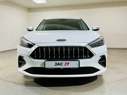 JAC J7 Luxury CVT 2025 года за 6 990 000 тг. в Костанай – фото 4