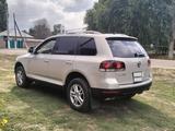 Volkswagen Touareg 2008 года за 7 300 000 тг. в Мерке